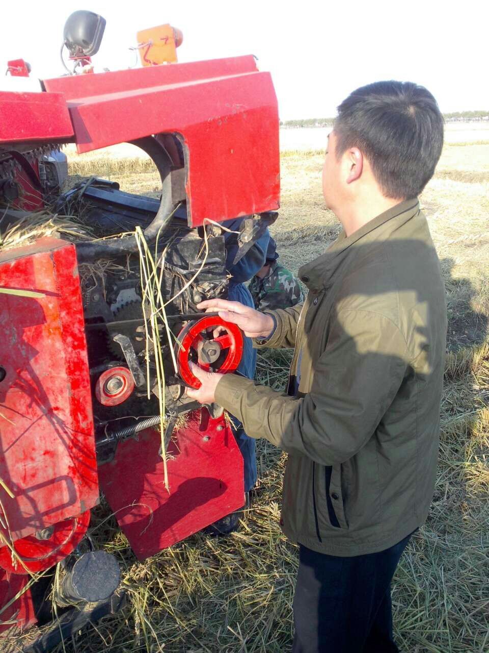 4.协助机手排解机器故障.jpg